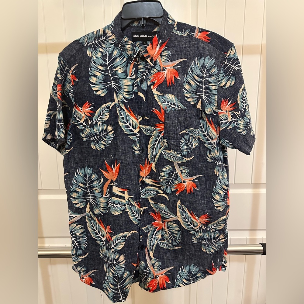 Men’s Hawaiian shirt. Excellent condition, only worn once.